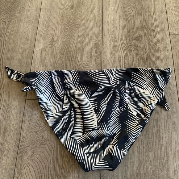 Volcom stay or leaf tie side woman’s 20 W bikini bottom - Picture 2 of 5